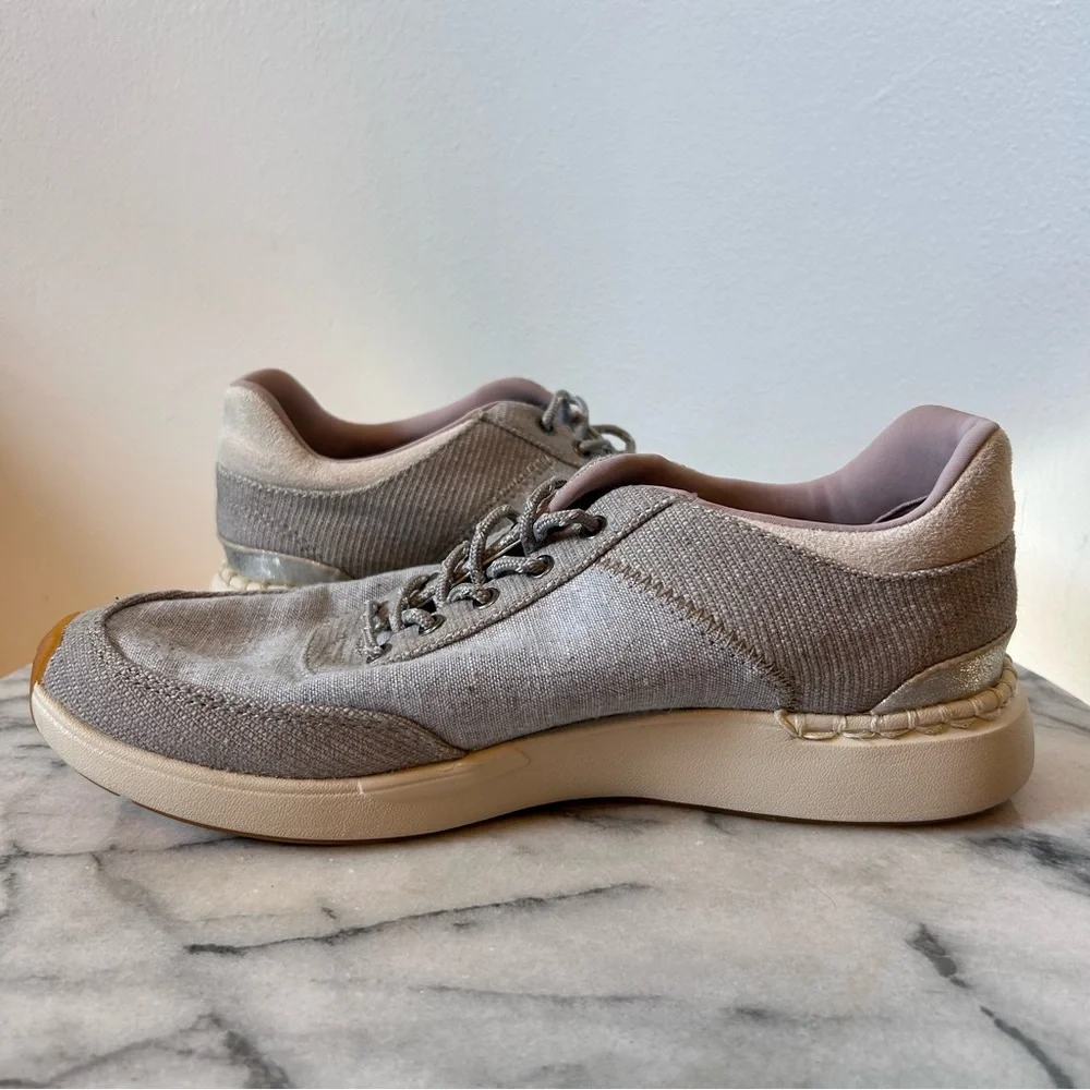 Toms Women's Gray and Tan Sneakers